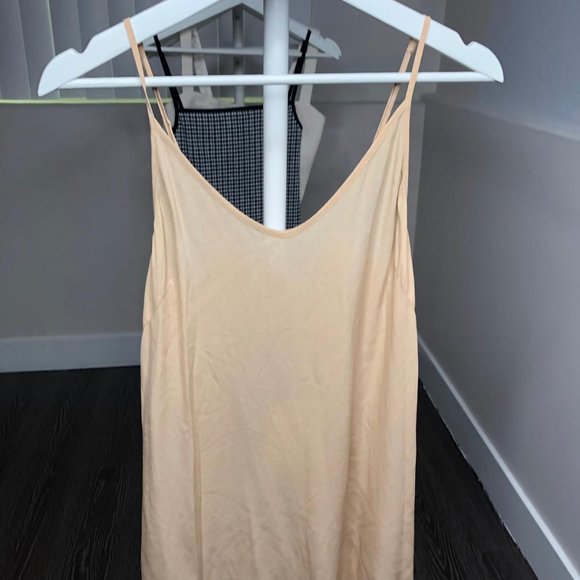 Aritzia Laurette Dress - Picture 2 of 3